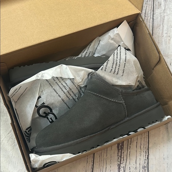 UGG Women's Gray Slippers - Picture 2 of 5